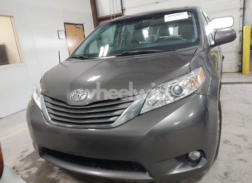 Photo 12 of 2013 Toyota Sienna XLE V6 8 PASSENGER (VIN 5TDYK3DC5DS355798)