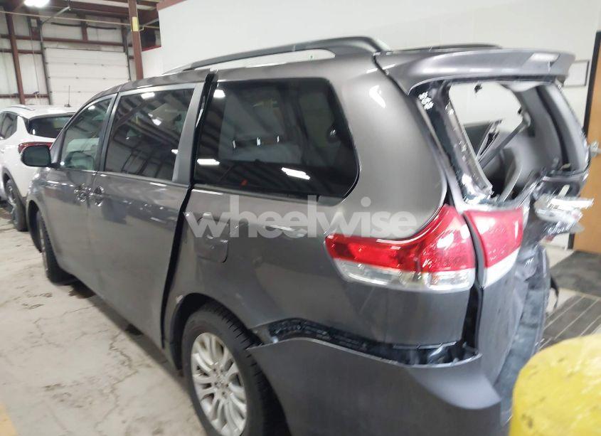 Photo 3 of 2013 Toyota Sienna XLE V6 8 PASSENGER (VIN 5TDYK3DC5DS355798)