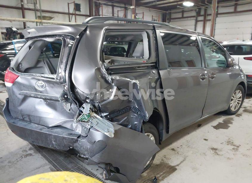 Photo 4 of 2013 Toyota Sienna XLE V6 8 PASSENGER (VIN 5TDYK3DC5DS355798)