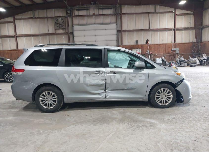Photo 13 of 2013 Toyota Sienna XLE V6 8 PASSENGER (VIN 5TDYK3DC5DS363822)