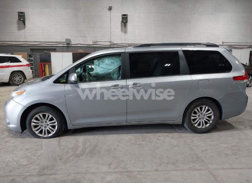 Photo 14 of 2013 Toyota Sienna XLE V6 8 PASSENGER (VIN 5TDYK3DC5DS363822)