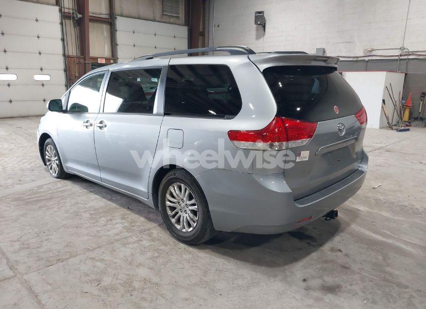 Photo 3 of 2013 Toyota Sienna XLE V6 8 PASSENGER (VIN 5TDYK3DC5DS363822)