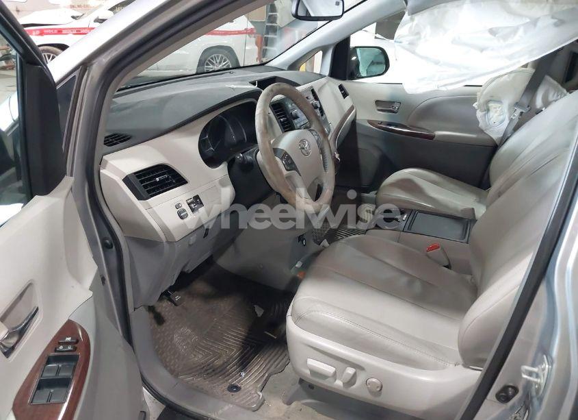 Photo 5 of 2013 Toyota Sienna XLE V6 8 PASSENGER (VIN 5TDYK3DC5DS363822)