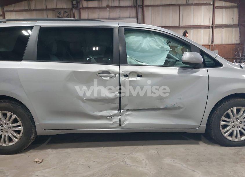 Photo 6 of 2013 Toyota Sienna XLE V6 8 PASSENGER (VIN 5TDYK3DC5DS363822)