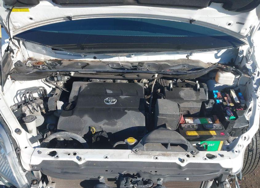 Photo 10 of 2013 Toyota Sienna XLE V6 8 PASSENGER (VIN 5TDYK3DC5DS380183)