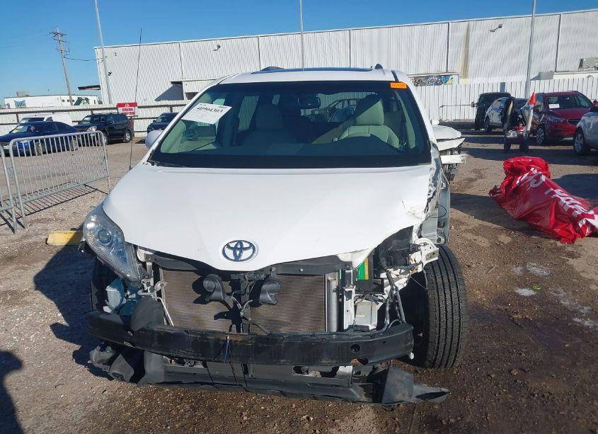 Photo 13 of 2013 Toyota Sienna XLE V6 8 PASSENGER (VIN 5TDYK3DC5DS380183)