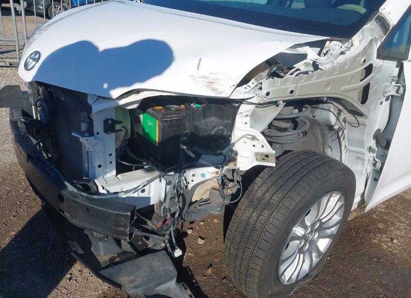 Photo 18 of 2013 Toyota Sienna XLE V6 8 PASSENGER (VIN 5TDYK3DC5DS380183)