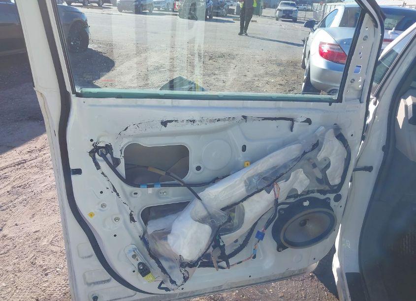 Photo 22 of 2013 Toyota Sienna XLE V6 8 PASSENGER (VIN 5TDYK3DC5DS380183)