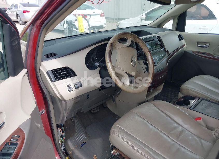 Photo 5 of 2013 Toyota Sienna XLE V6 8 PASSENGER (VIN 5TDYK3DC5DS380894)