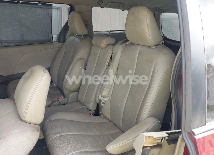 Photo 8 of 2013 Toyota Sienna XLE V6 8 PASSENGER (VIN 5TDYK3DC5DS380894)