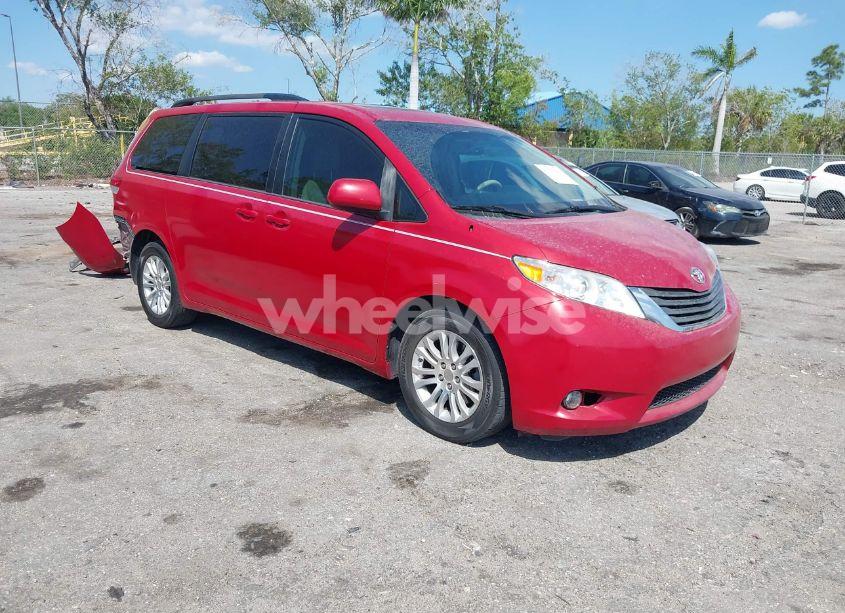 2013 Toyota Sienna XLE V6 8 PASSENGER (VIN 5TDYK3DC5DS398375) main photo