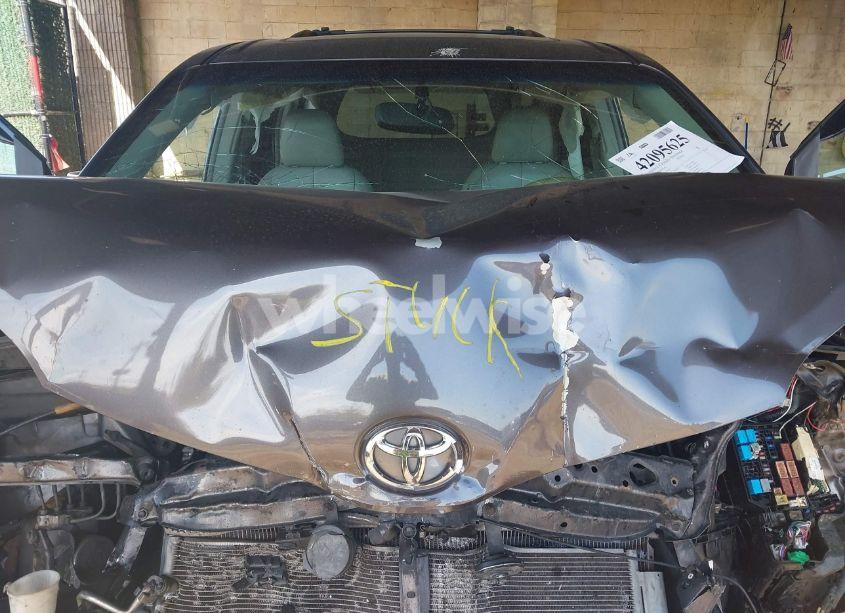 Photo 10 of 2014 Toyota Sienna XLE V6 8 PASSENGER (VIN 5TDYK3DC5ES433949)