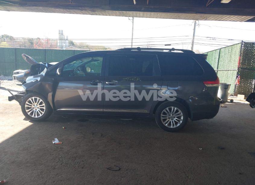 Photo 15 of 2014 Toyota Sienna XLE V6 8 PASSENGER (VIN 5TDYK3DC5ES433949)