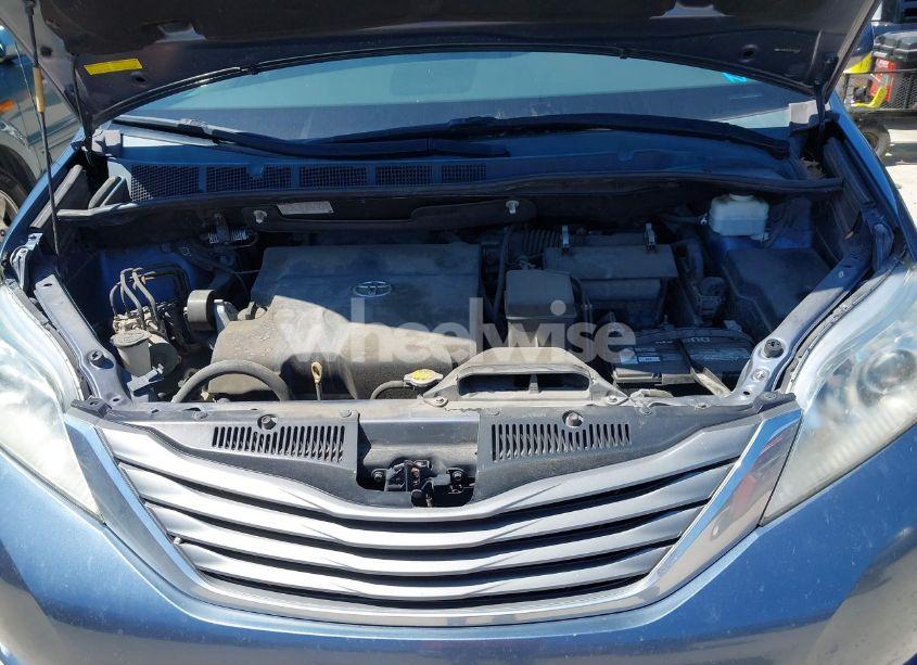 Photo 10 of 2014 Toyota Sienna XLE V6 8 PASSENGER (VIN 5TDYK3DC5ES481399)