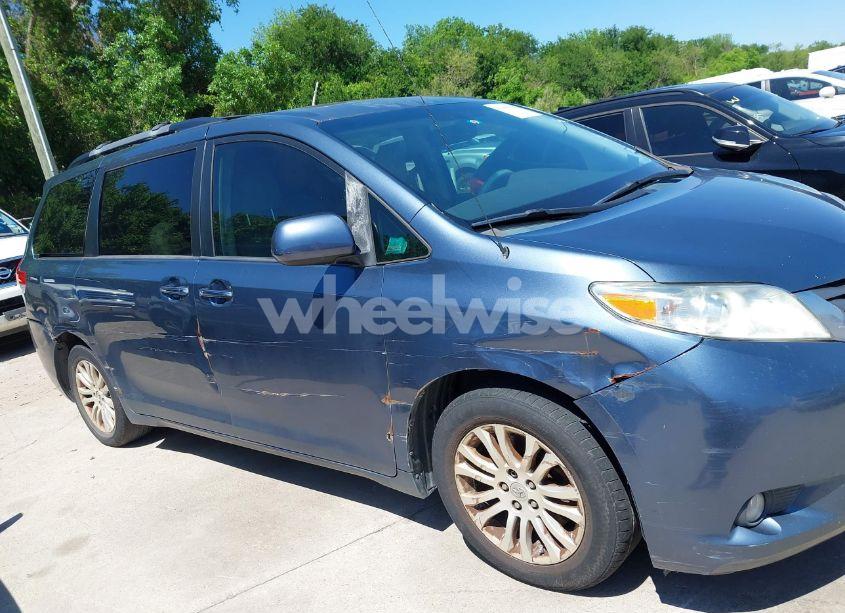 Photo 13 of 2014 Toyota Sienna XLE V6 8 PASSENGER (VIN 5TDYK3DC5ES481399)
