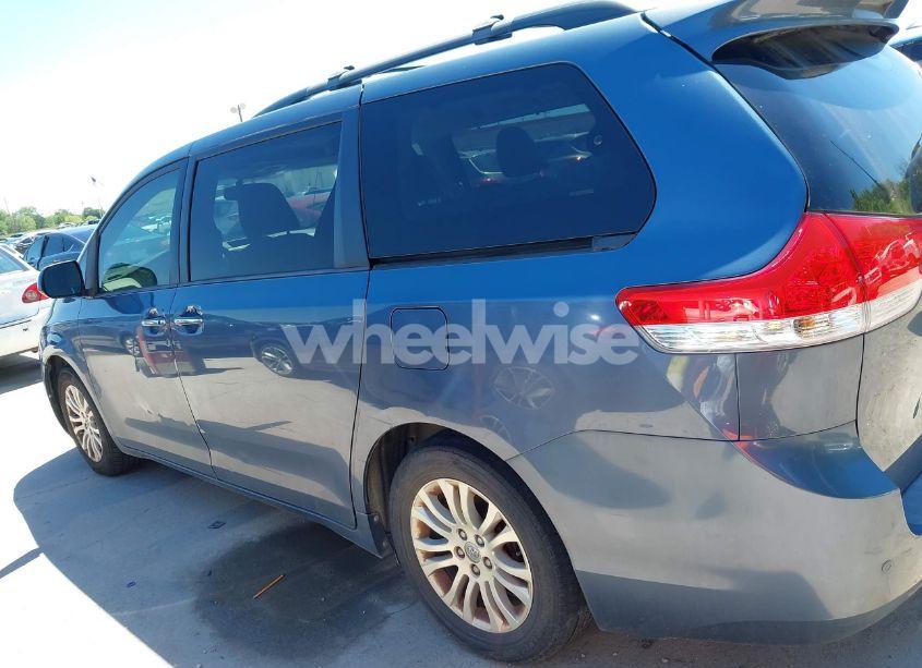 Photo 14 of 2014 Toyota Sienna XLE V6 8 PASSENGER (VIN 5TDYK3DC5ES481399)