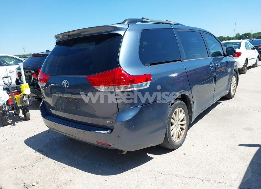 Photo 4 of 2014 Toyota Sienna XLE V6 8 PASSENGER (VIN 5TDYK3DC5ES481399)