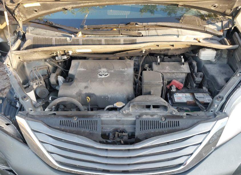Photo 10 of 2014 Toyota Sienna XLE V6 8 PASSENGER (VIN 5TDYK3DC5ES488739)