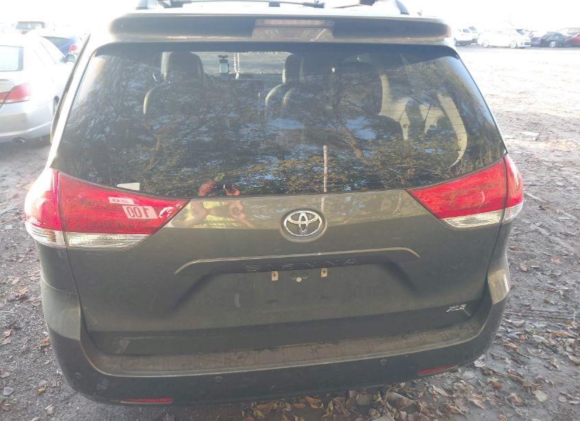 Photo 16 of 2014 Toyota Sienna XLE V6 8 PASSENGER (VIN 5TDYK3DC5ES488739)