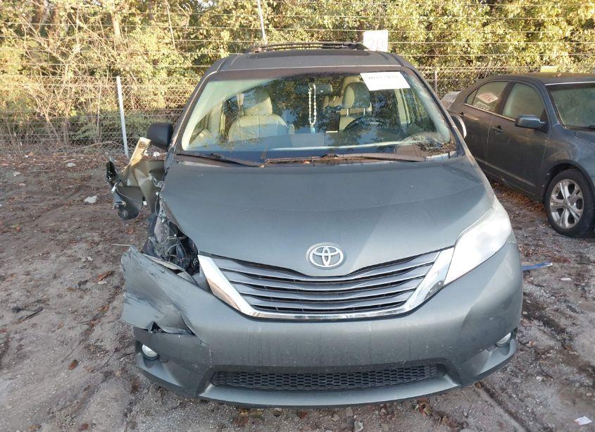 Photo 17 of 2014 Toyota Sienna XLE V6 8 PASSENGER (VIN 5TDYK3DC5ES488739)