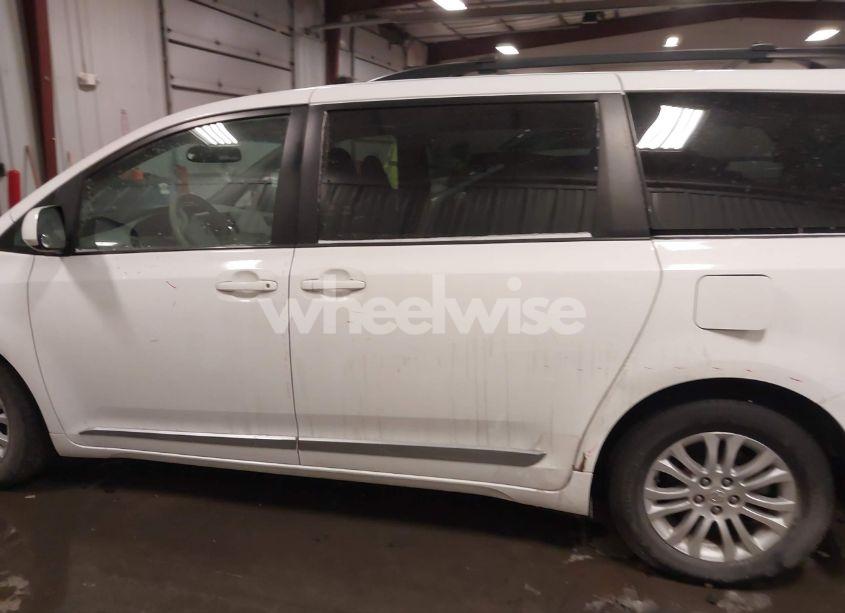 Photo 14 of 2014 Toyota Sienna XLE V6 8 PASSENGER (VIN 5TDYK3DC5ES521772)