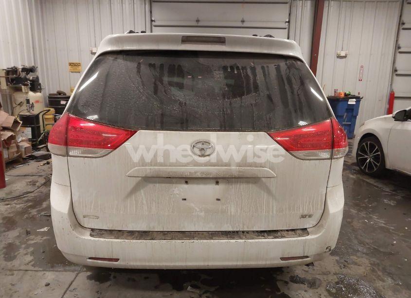 Photo 16 of 2014 Toyota Sienna XLE V6 8 PASSENGER (VIN 5TDYK3DC5ES521772)