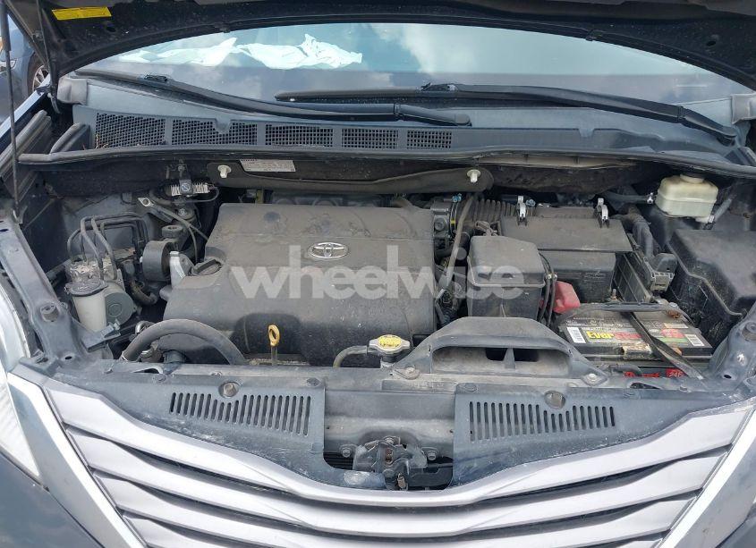 Photo 10 of 2016 Toyota Sienna LIMITED 7 PASSENGER/LIMITED PREMIUM 7 PASSENGER/XLE 7 PASSENGER/XLE 8 PASSENGER (VIN 5TDYK3DC5GS703586)