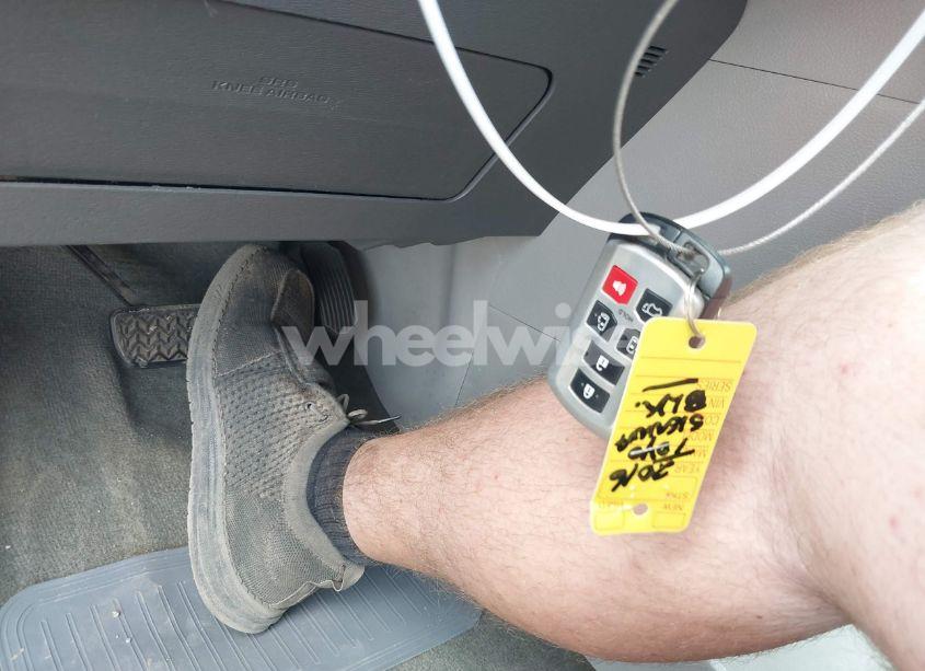 Photo 11 of 2016 Toyota Sienna LIMITED 7 PASSENGER/LIMITED PREMIUM 7 PASSENGER/XLE 7 PASSENGER/XLE 8 PASSENGER (VIN 5TDYK3DC5GS703586)