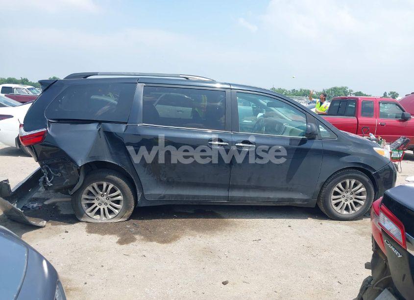 Photo 13 of 2016 Toyota Sienna LIMITED 7 PASSENGER/LIMITED PREMIUM 7 PASSENGER/XLE 7 PASSENGER/XLE 8 PASSENGER (VIN 5TDYK3DC5GS703586)