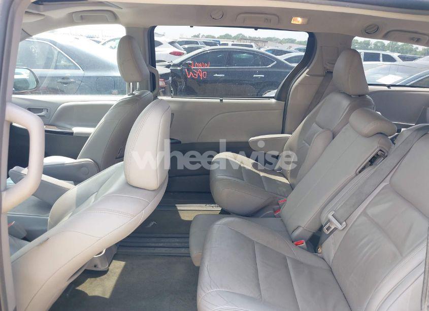 Photo 8 of 2016 Toyota Sienna LIMITED 7 PASSENGER/LIMITED PREMIUM 7 PASSENGER/XLE 7 PASSENGER/XLE 8 PASSENGER (VIN 5TDYK3DC5GS703586)