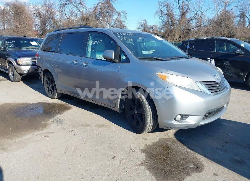 2011 Toyota Sienna XLE V6 (VIN 5TDYK3DC6BS004363) main photo