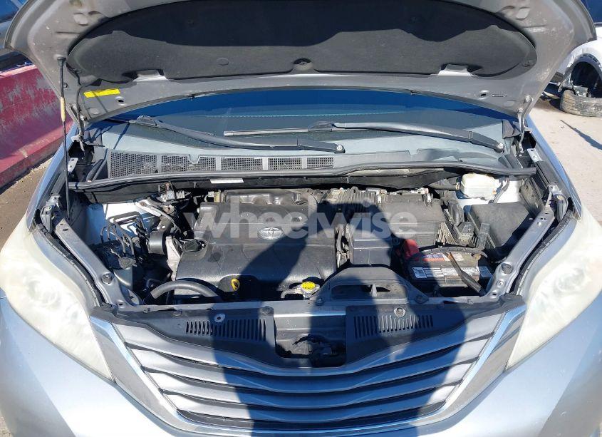 Photo 10 of 2011 Toyota Sienna XLE V6 (VIN 5TDYK3DC6BS004363)