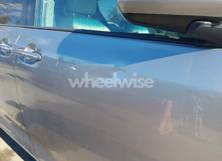 Photo 17 of 2011 Toyota Sienna XLE V6 (VIN 5TDYK3DC6BS004363)