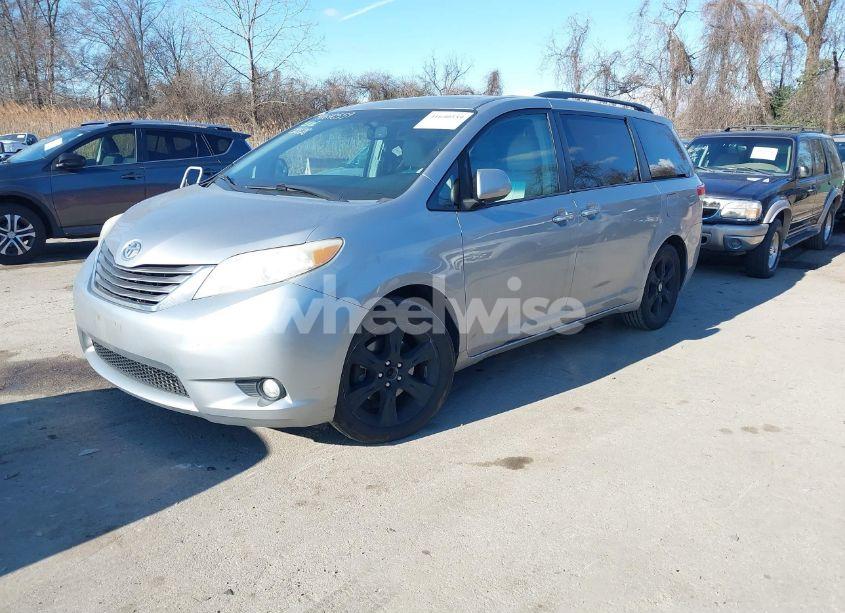 Photo 2 of 2011 Toyota Sienna XLE V6 (VIN 5TDYK3DC6BS004363)