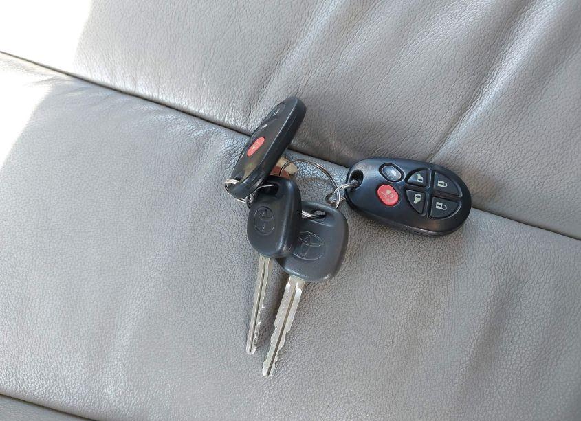 Photo 11 of 2011 Toyota Sienna XLE V6 (VIN 5TDYK3DC6BS035547)