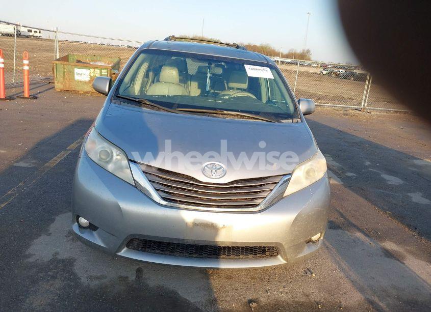 Photo 12 of 2011 Toyota Sienna XLE V6 (VIN 5TDYK3DC6BS144395)