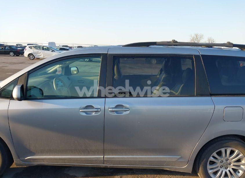 Photo 14 of 2011 Toyota Sienna XLE V6 (VIN 5TDYK3DC6BS144395)
