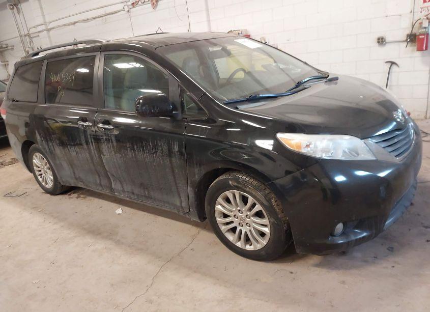 2011 Toyota Sienna XLE/LIMITED (VIN 5TDYK3DC6BS162637) main photo