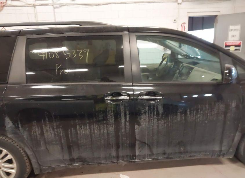 Photo 13 of 2011 Toyota Sienna XLE/LIMITED (VIN 5TDYK3DC6BS162637)