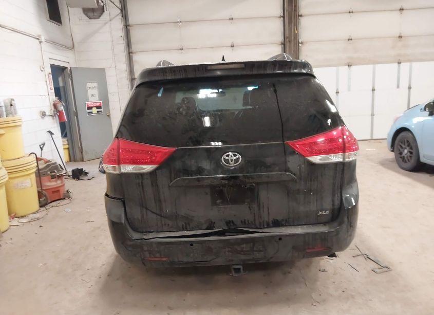 Photo 16 of 2011 Toyota Sienna XLE/LIMITED (VIN 5TDYK3DC6BS162637)