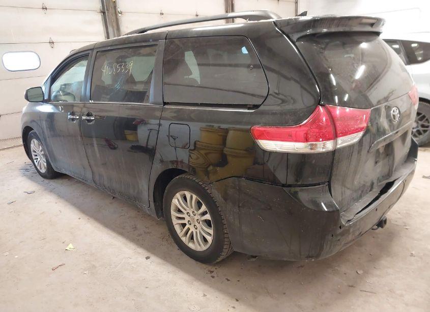 Photo 3 of 2011 Toyota Sienna XLE/LIMITED (VIN 5TDYK3DC6BS162637)