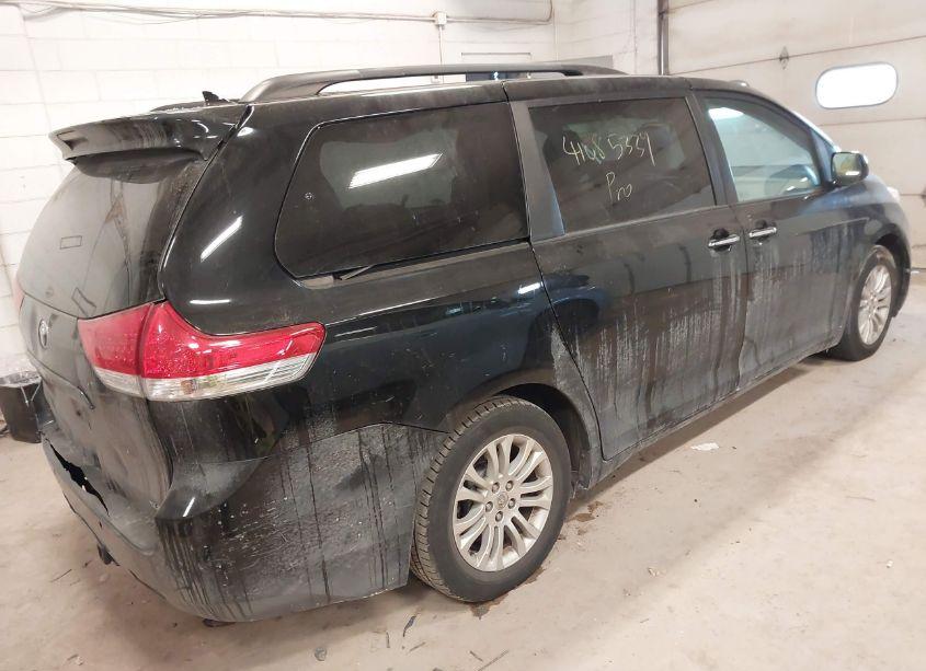 Photo 4 of 2011 Toyota Sienna XLE/LIMITED (VIN 5TDYK3DC6BS162637)