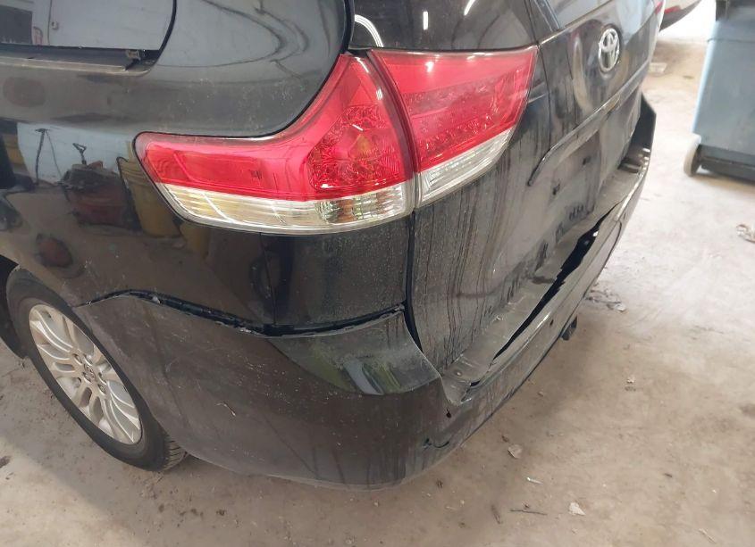 Photo 6 of 2011 Toyota Sienna XLE/LIMITED (VIN 5TDYK3DC6BS162637)