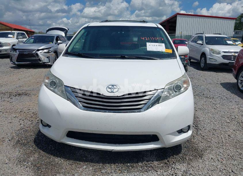 Photo 13 of 2011 Toyota Sienna XLE V6 (VIN 5TDYK3DC6BS172939)