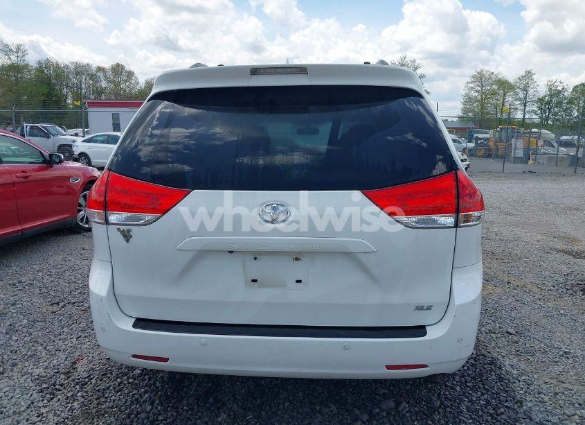 Photo 17 of 2011 Toyota Sienna XLE V6 (VIN 5TDYK3DC6BS172939)