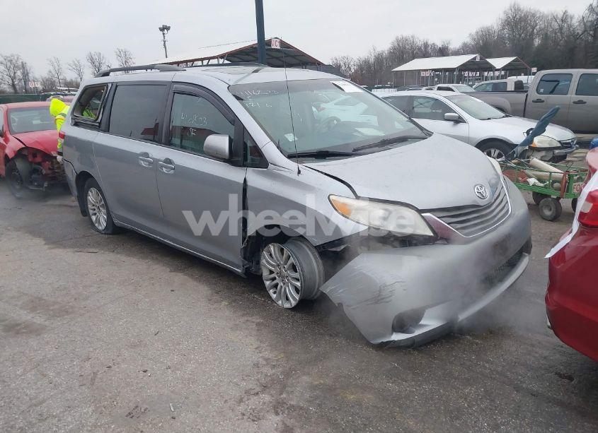 2012 Toyota Sienna XLE/LIMITED (VIN 5TDYK3DC6CS229450) main photo