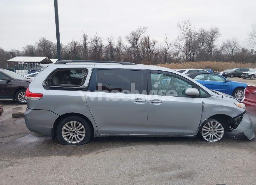 Photo 13 of 2012 Toyota Sienna XLE/LIMITED (VIN 5TDYK3DC6CS229450)