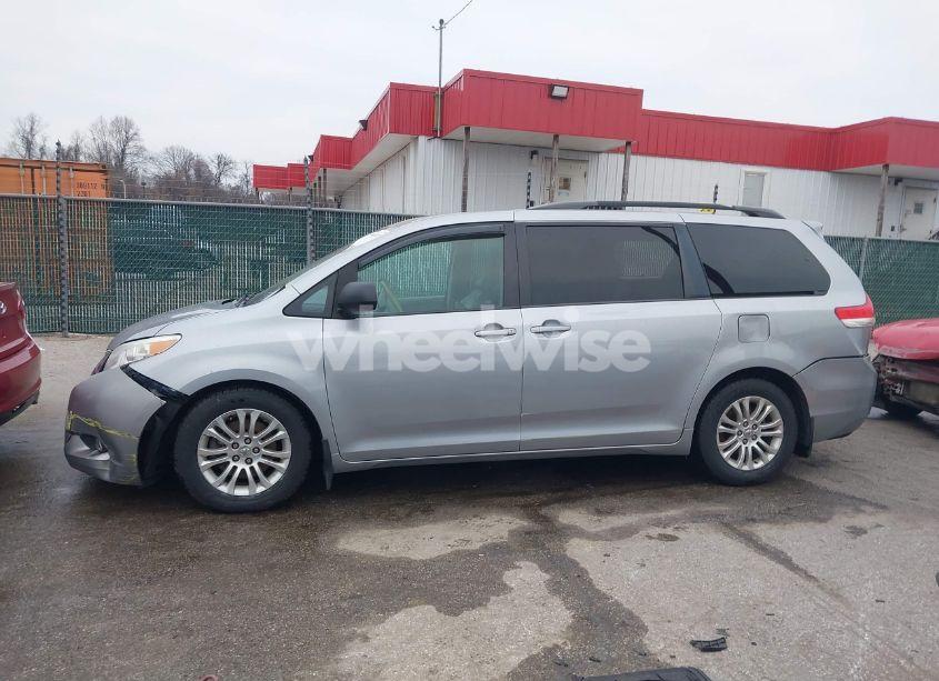 Photo 14 of 2012 Toyota Sienna XLE/LIMITED (VIN 5TDYK3DC6CS229450)