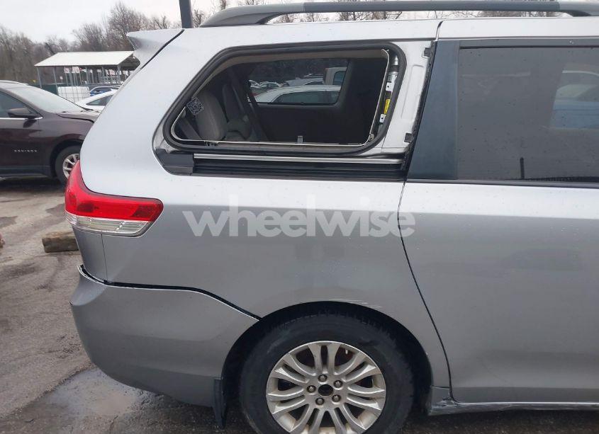 Photo 18 of 2012 Toyota Sienna XLE/LIMITED (VIN 5TDYK3DC6CS229450)