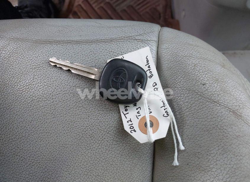 Photo 11 of 2012 Toyota Sienna XLE V6 8 PASSENGER (VIN 5TDYK3DC6CS243008)